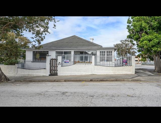 4 BEDROOM HOUSE FOR SALE IN RICHMOND HILL